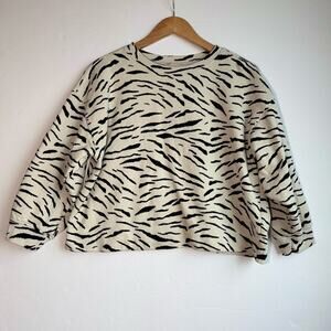 Velvet By Graham and Spencer Animal Print Crewneck Sweatshirt size medium